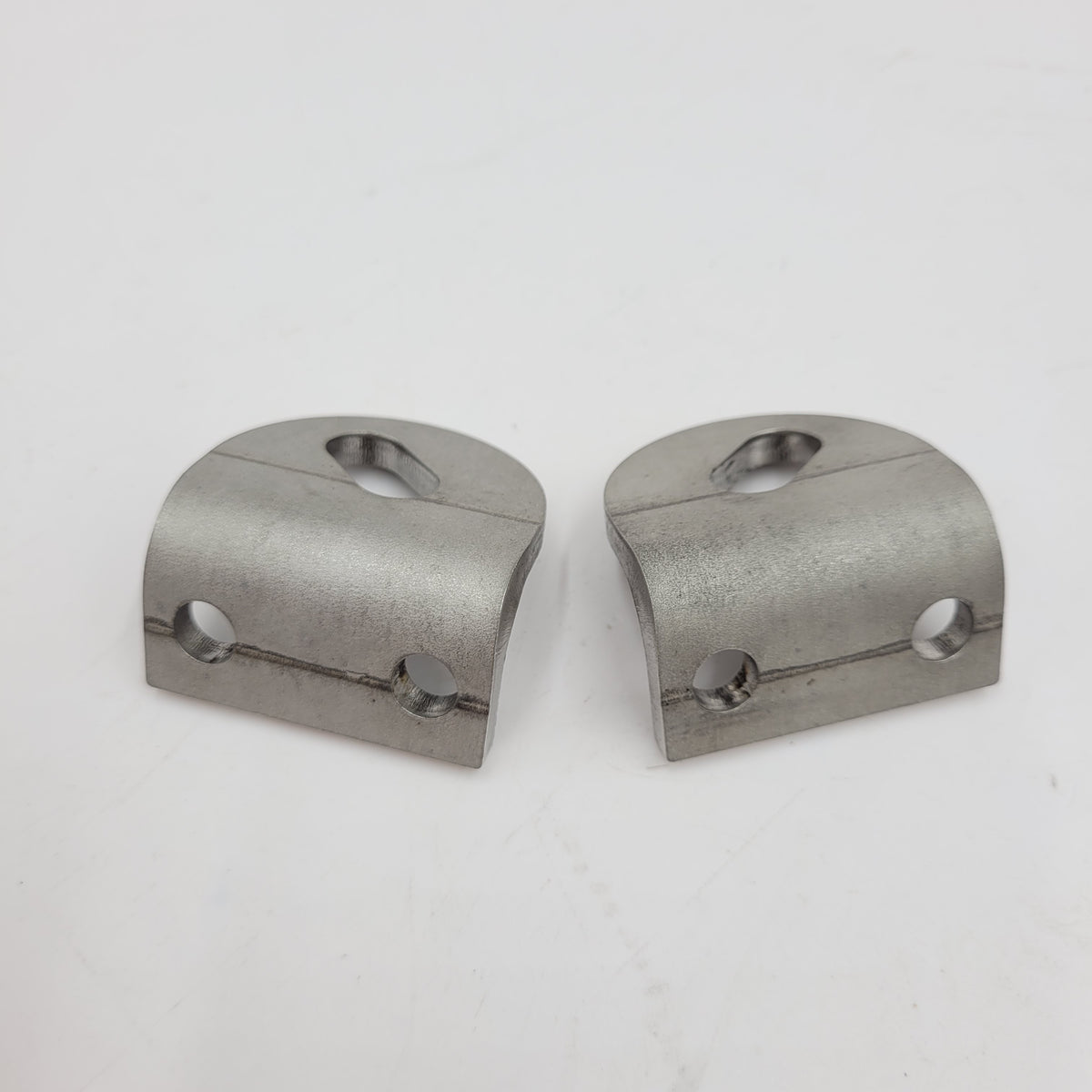 S/S REAR TAILGATE ROPE ANCHOR POINT (PAIR) – LR DEFENDER & SERIES 2/3 YRM1045D