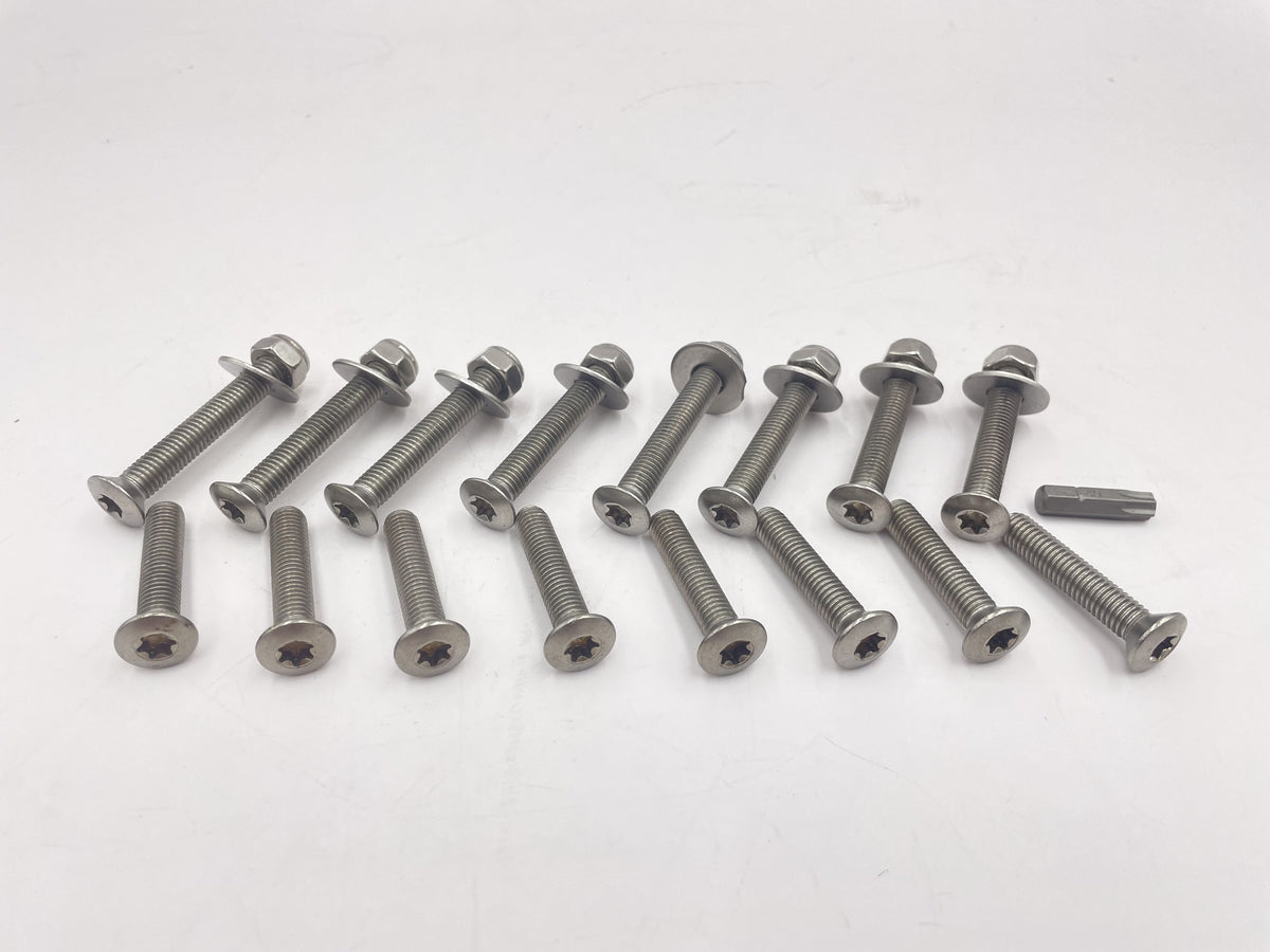 STAINLESS STEEL FRONT DOOR FIXING KIT – LR DEFENDER & SERIES 2 & 3 YRM1004