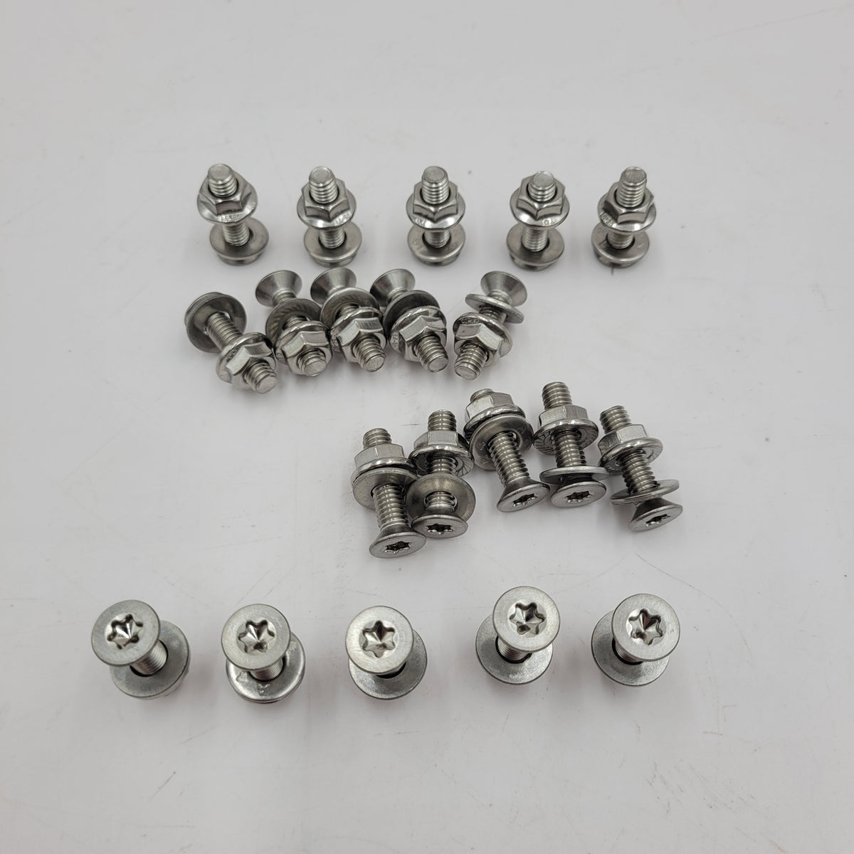 LAND ROVER DEFENDER 90 110 130 STAINLESS STEEL BUMPER BOLT KIT - DA1139 & DA117