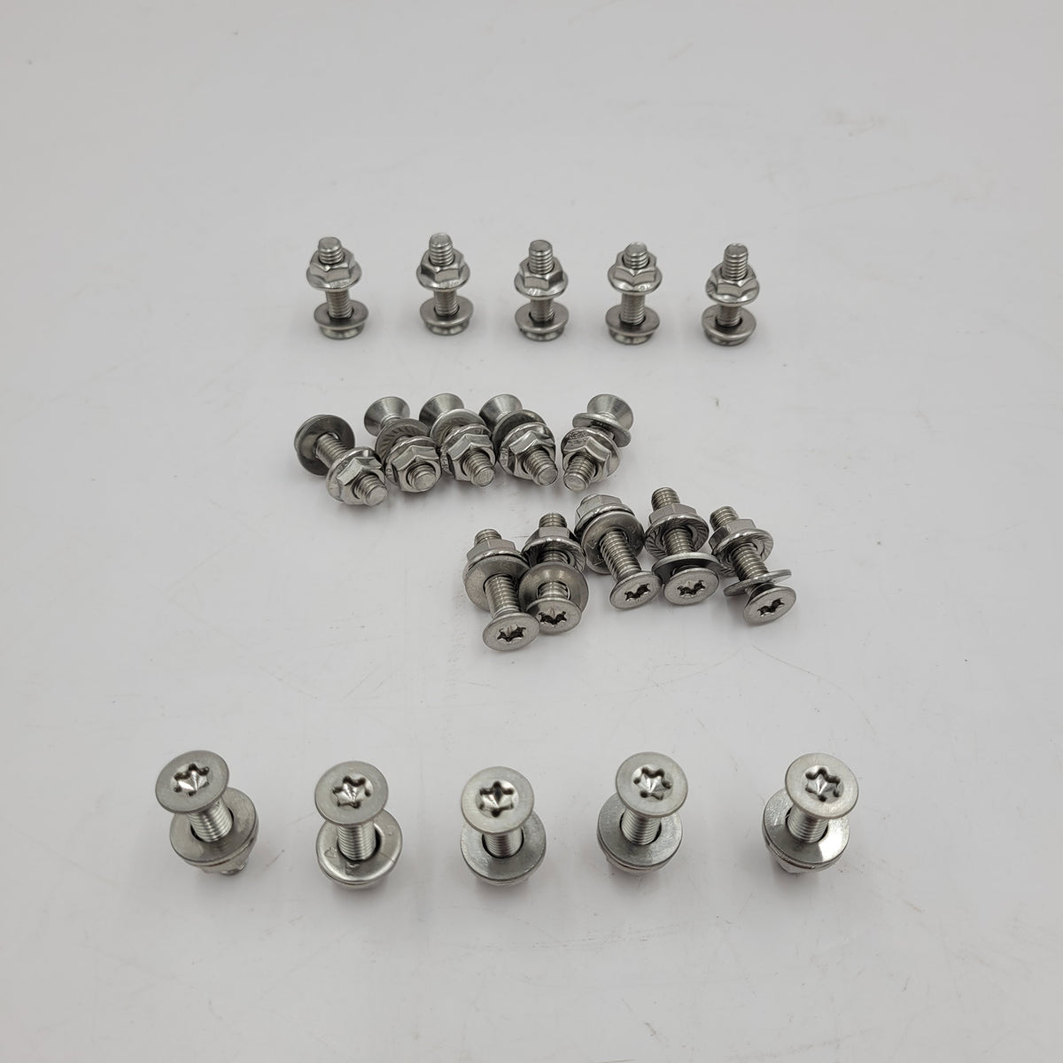 LAND ROVER DEFENDER 90 110 130 STAINLESS STEEL BUMPER BOLT KIT - DA1139 & DA117