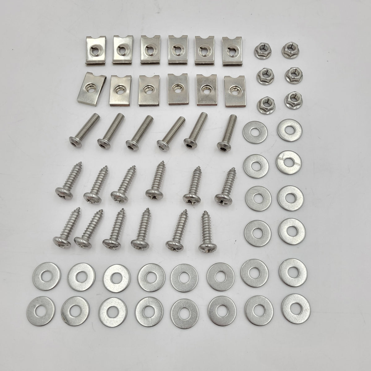 2ND ROW FLOOR FIXING KIT – LR DEFENDER & SERIES 2 & 3 YRM1042