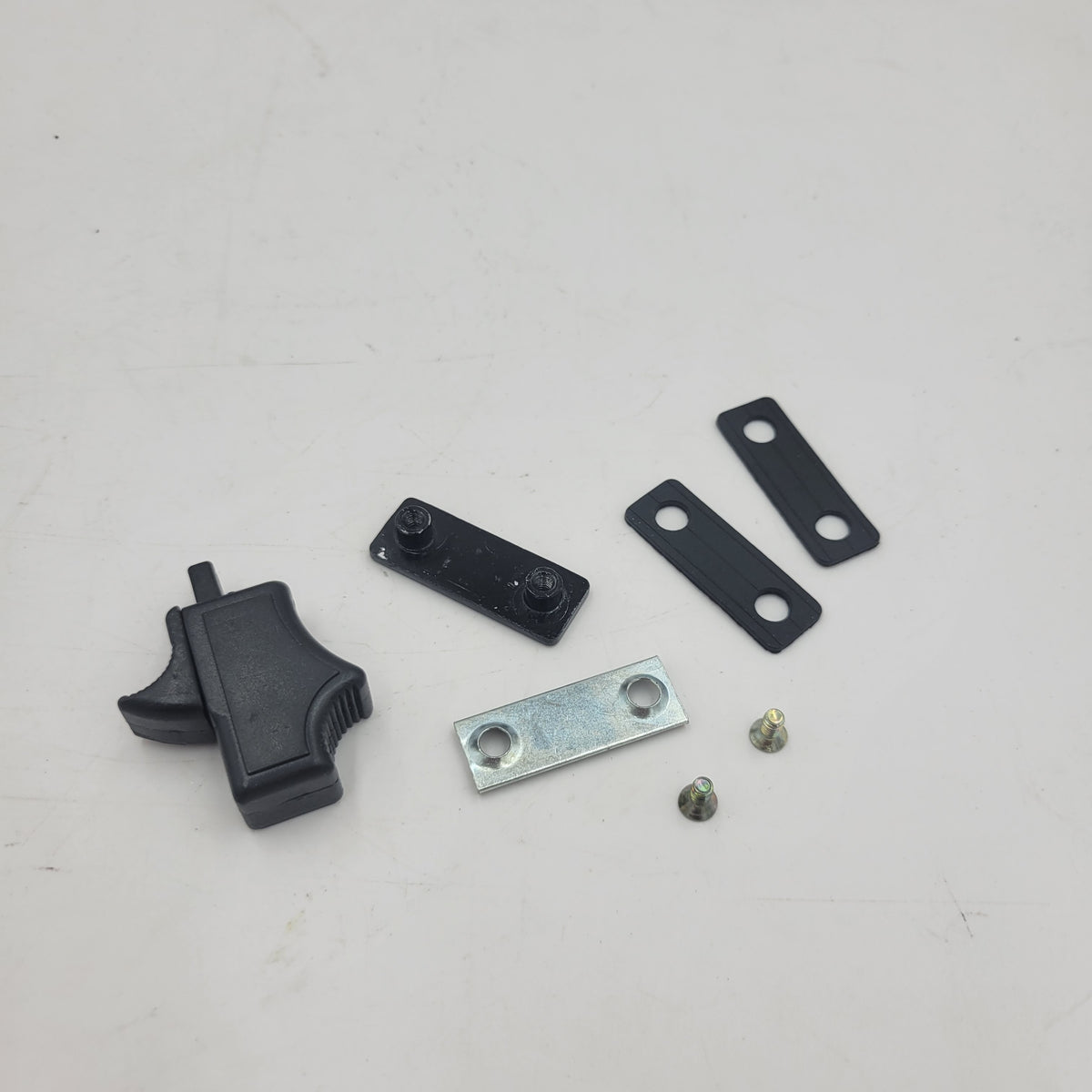 Land Rover 90 / 110 Defender Sliding Window Catch L/H 5mm Glass AEU2805