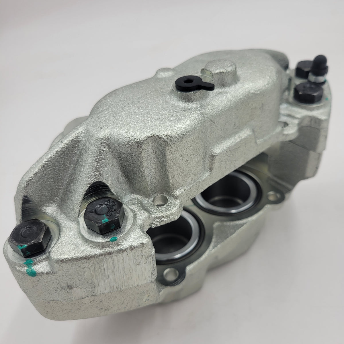 LR DEFENDER 94- Front RH Brake Caliper With Non-Vented Disc SEB500440