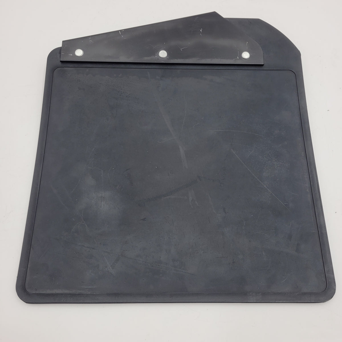 LR DEFENDER -16 Front Right Hand Mudflap With Bracket LR055323