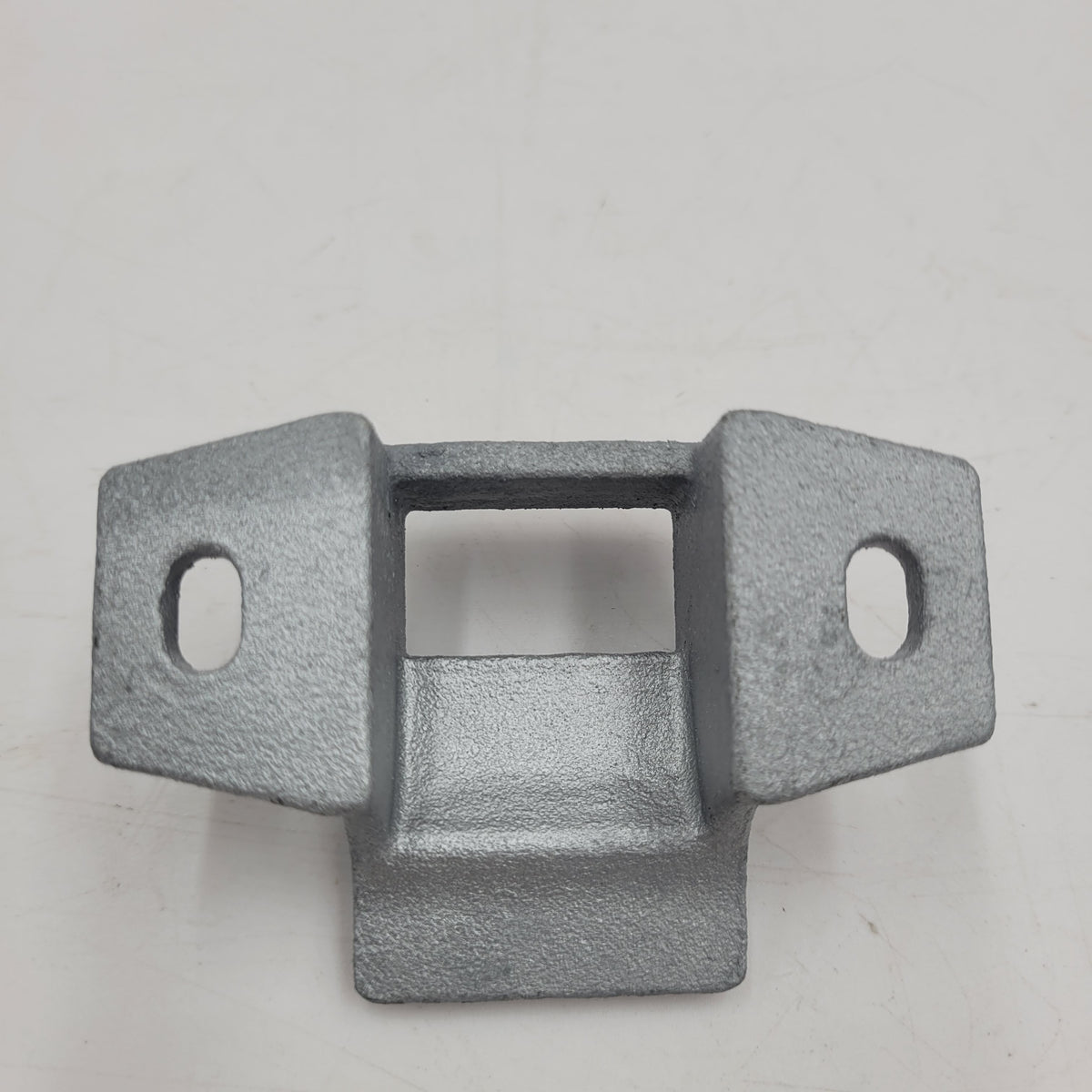 LR Series II, Series III Door Striker Plate Part MTC4195