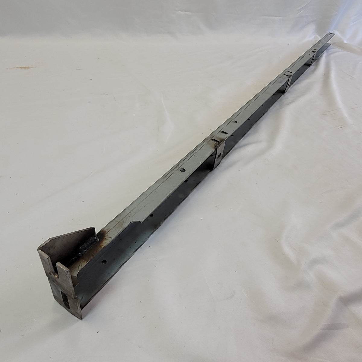 LAND ROVER RHS SILL RAIL – LR DEFENDER & SERIES 4 OR 5 DOOR YRM071
