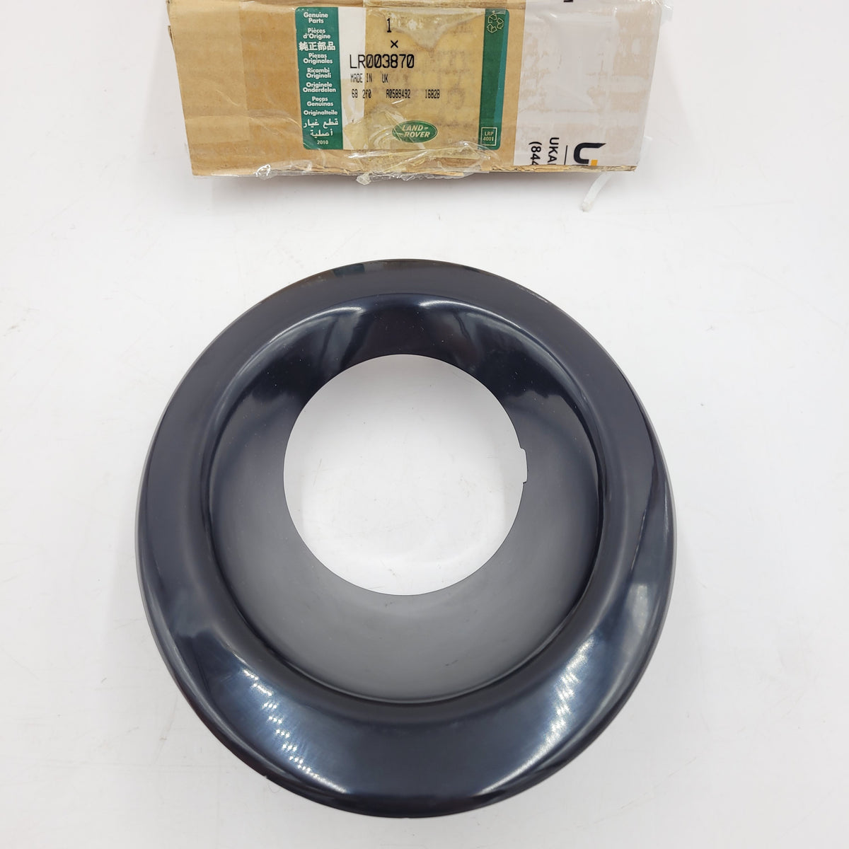 LR FREELANDER II up to -09 RIGHT FOG LAMP BEZEL LR003870