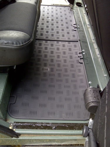 MIDDLE ROW FLOOR MATS SERIES II/IIA/III & DEFENDER 110/130 Part EXT017-3