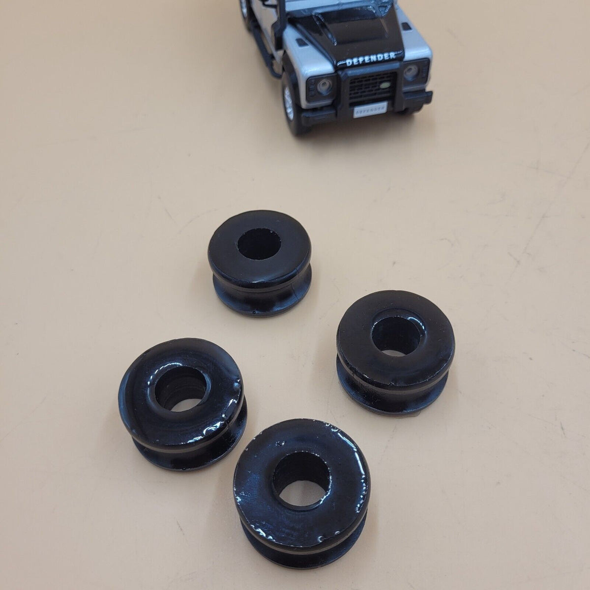 Land Rover Range Rover Classic Set of 4 Shock Absorber Bush Part 552818