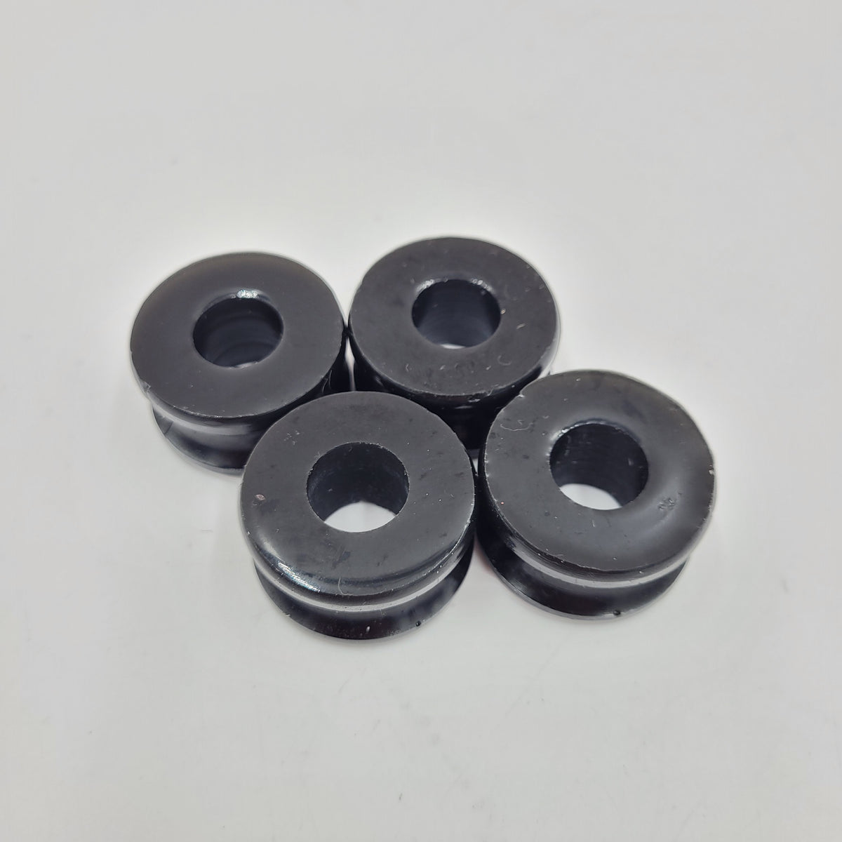 Land Rover Range Rover Classic Set of 4 Shock Absorber Bush Part 552818