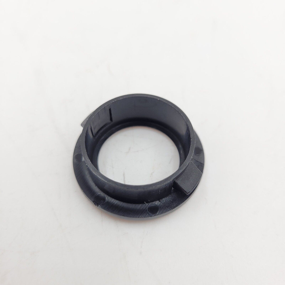 LR SERIES III / DEFENDER -16 REAR DOOR LOCK BARREL SURROUND TRIM EKC000030PMA