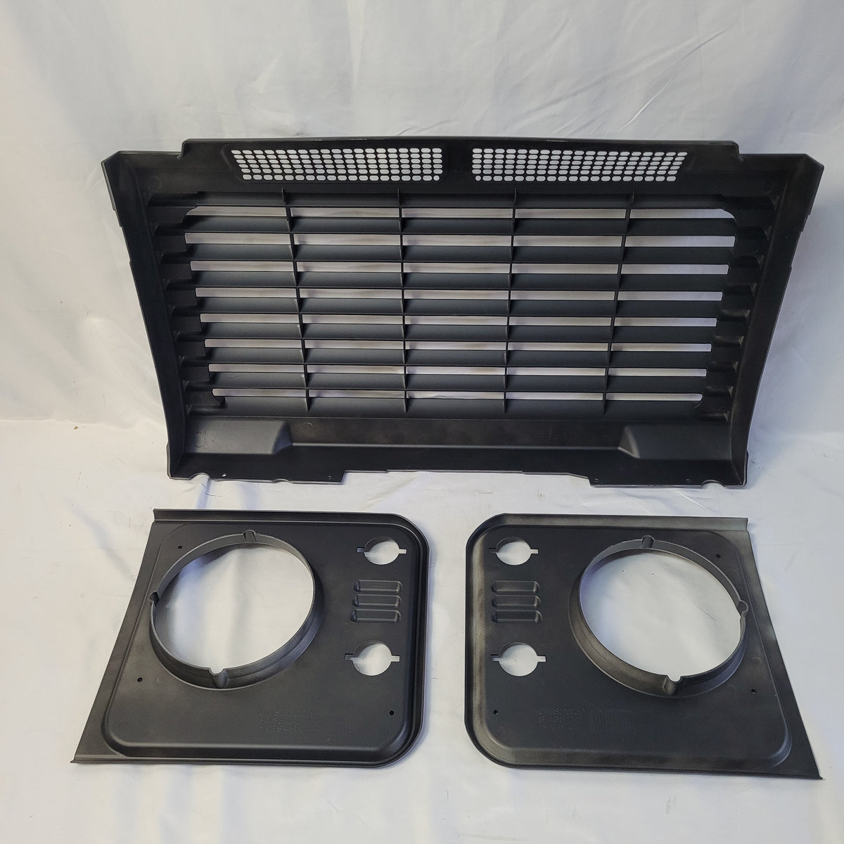 DEFENDER Upgraded Grille & Headlight Surround Set Matt BLACK LR008362UKBM