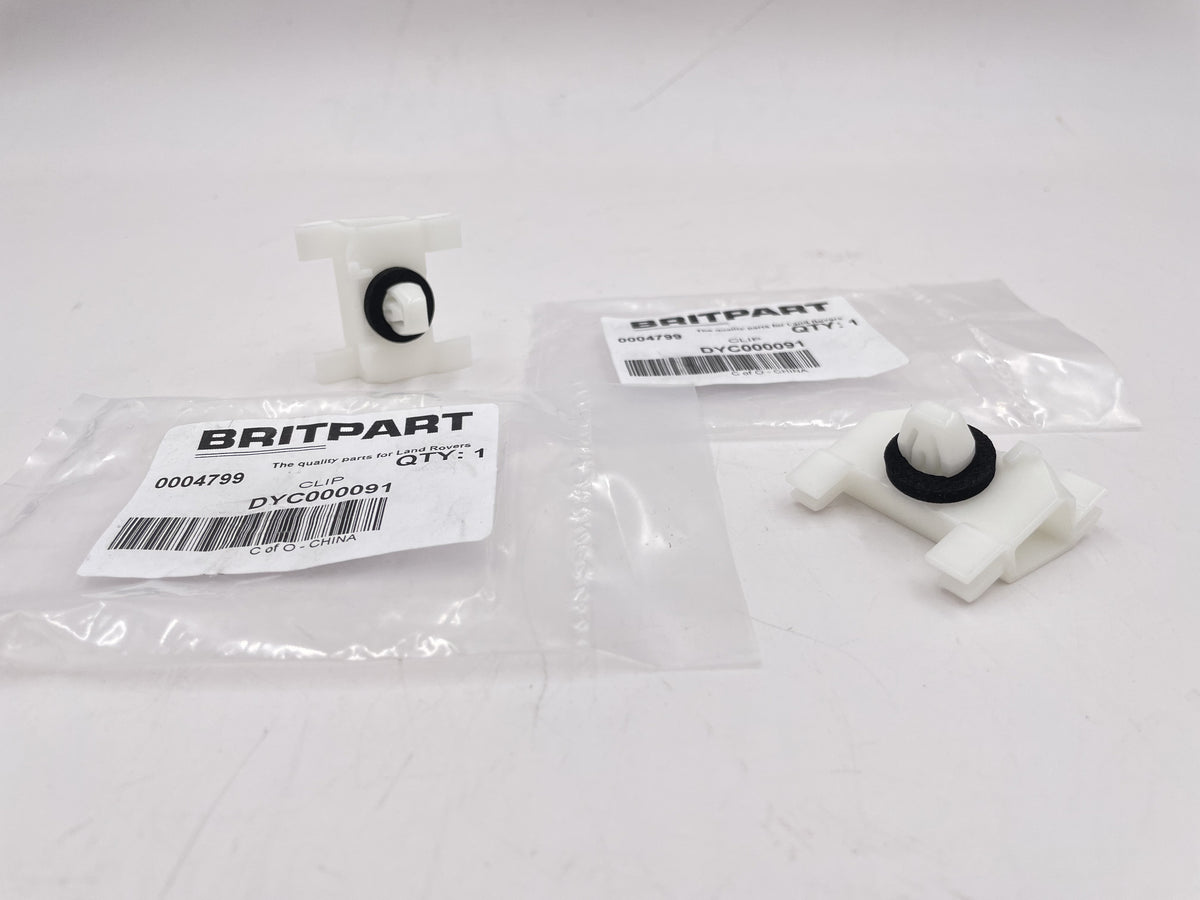 2X RANGE ROVER 2002 - 2009 Clip Part DYC000091