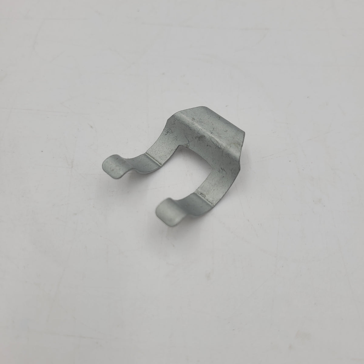 LR DISCOVERY II/III/IV /RANGE ROVER 02-12 Clip for Washer Jet Part DYC000190G