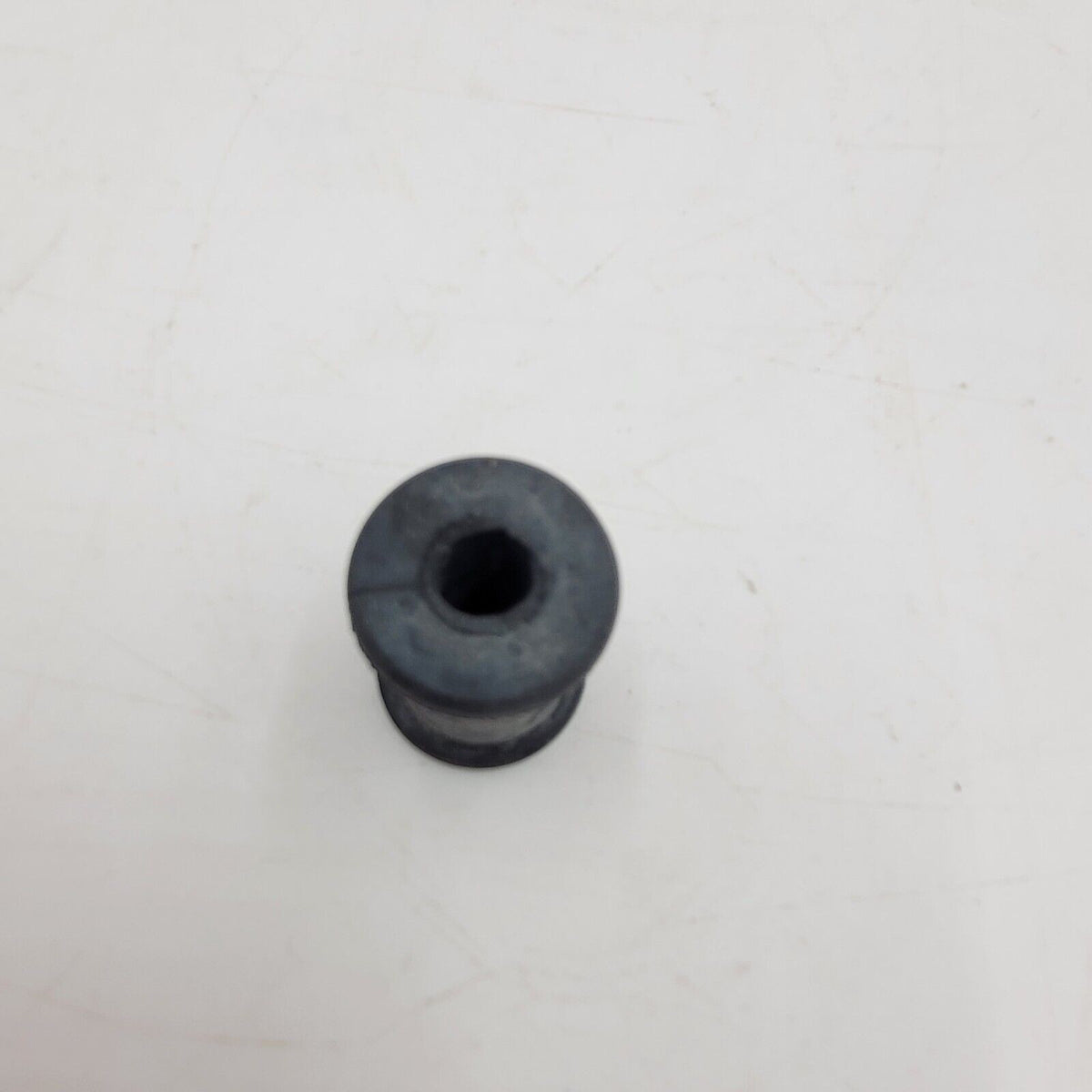 LR DEFENDER DISCOVERY RRC Grommet for Brake Pipe and Accelerator Cable 6860L