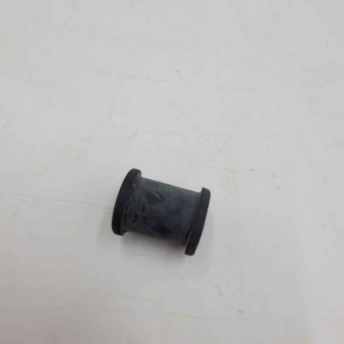 LR DEFENDER DISCOVERY RRC Grommet for Brake Pipe and Accelerator Cable 6860L