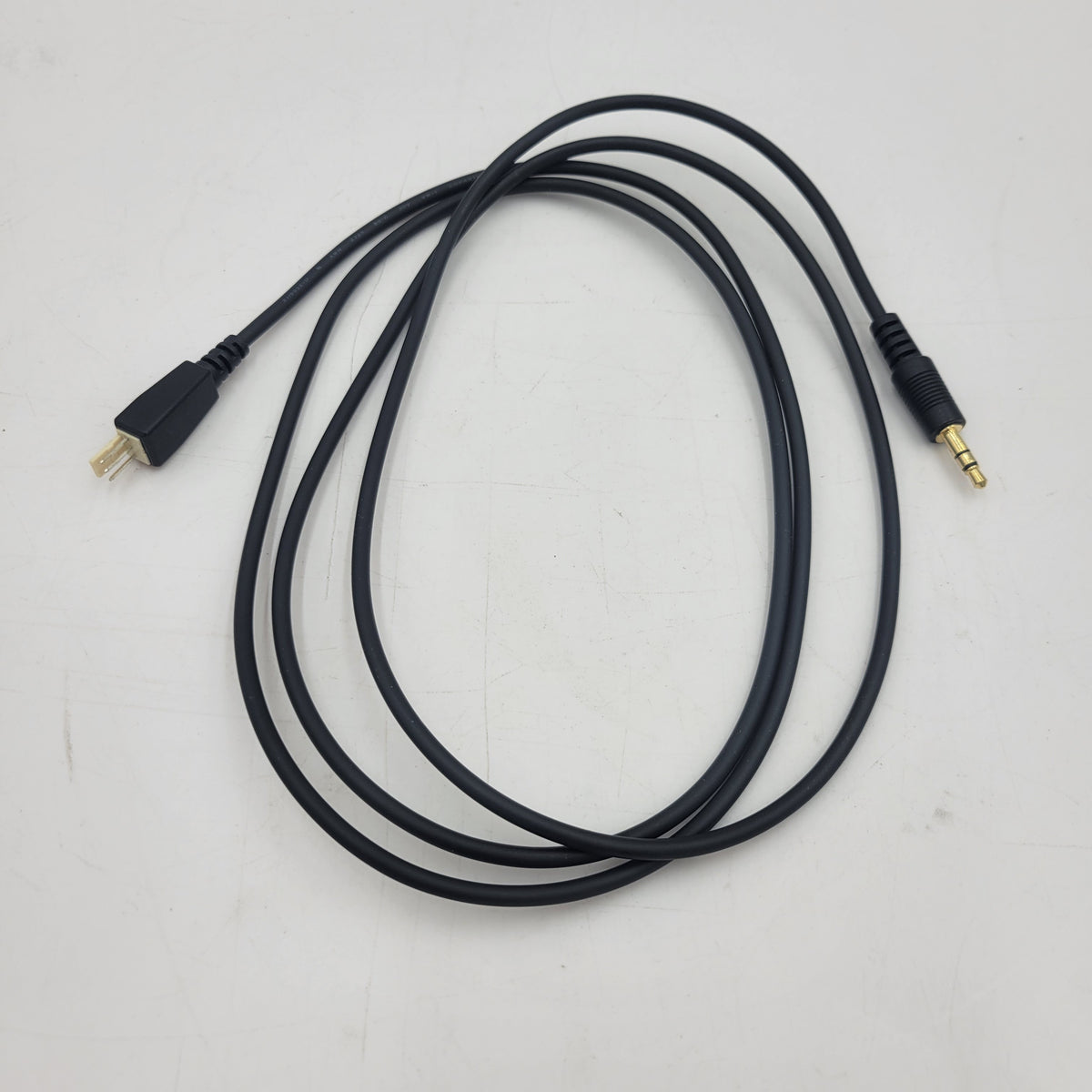 BMW AUX Cable Input for Ipods, mobiles etc E46/E39/E53 with Widescreen Monitors