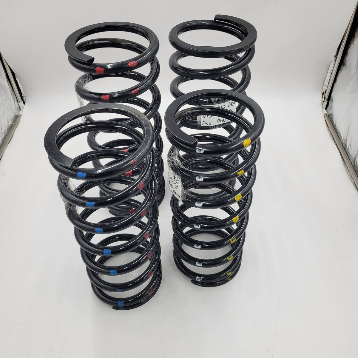 Used Defender 110/130 Front and Rear HD Coil Spring NRC9449,NRC9448,NRC6389,NRC6904