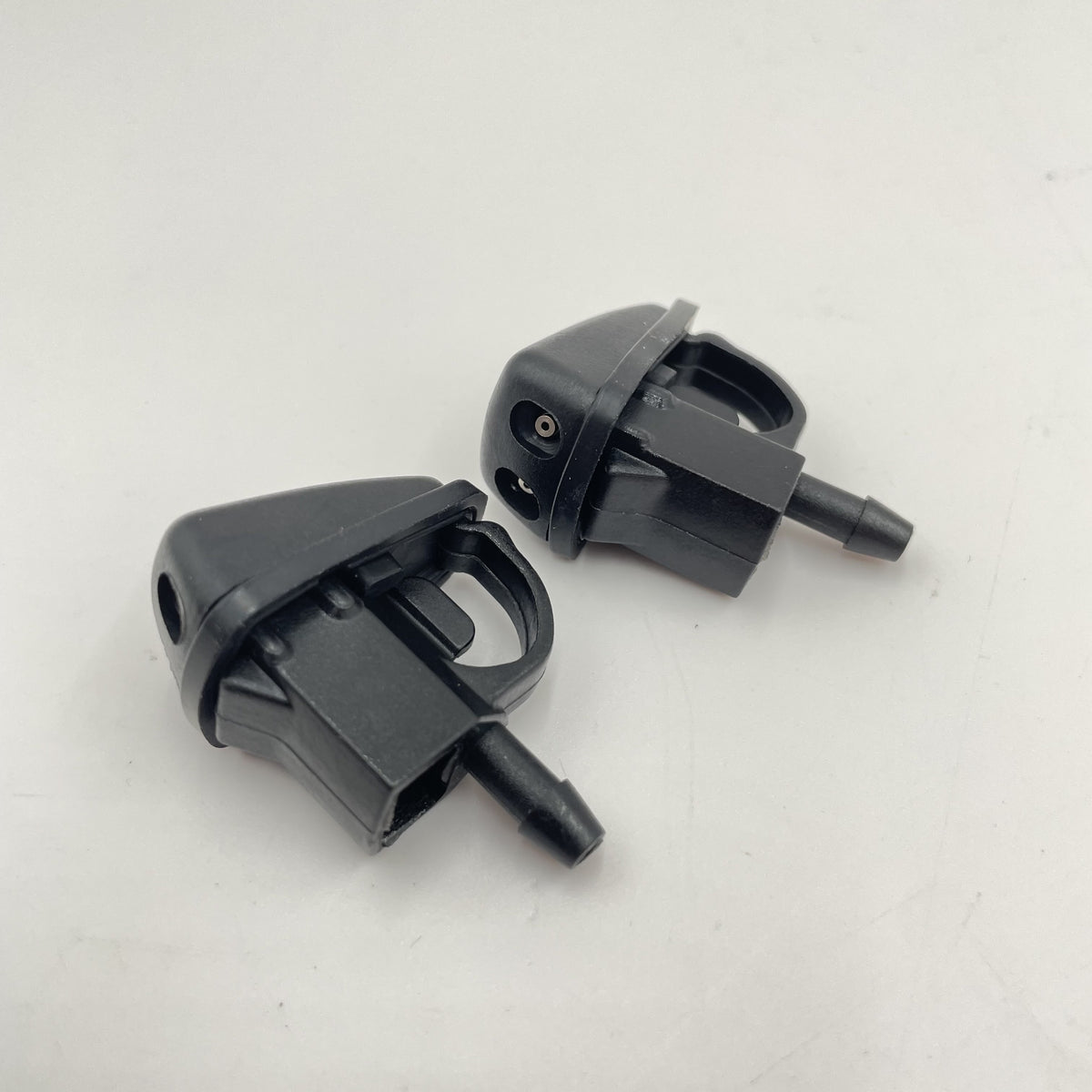 2x Land Rover Discovery 99-04 Windshield Washer Squirter Jet Nozzle DNJ500090