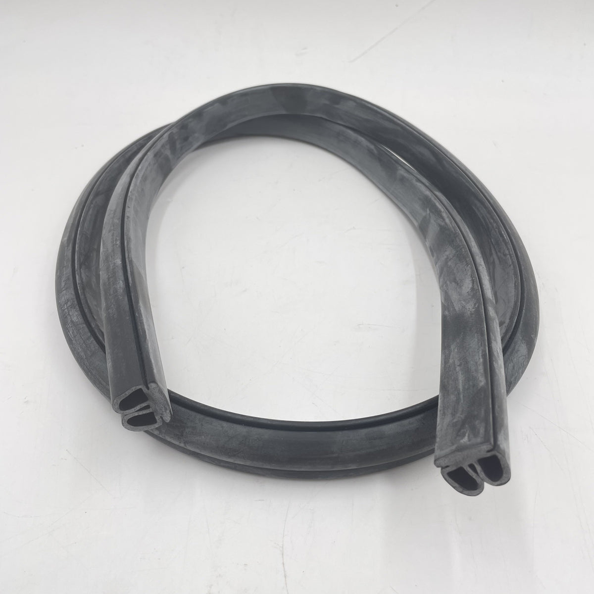 LR DEFENDER -16 Inner Roof To Windscreen Rubber Seal MTC4994