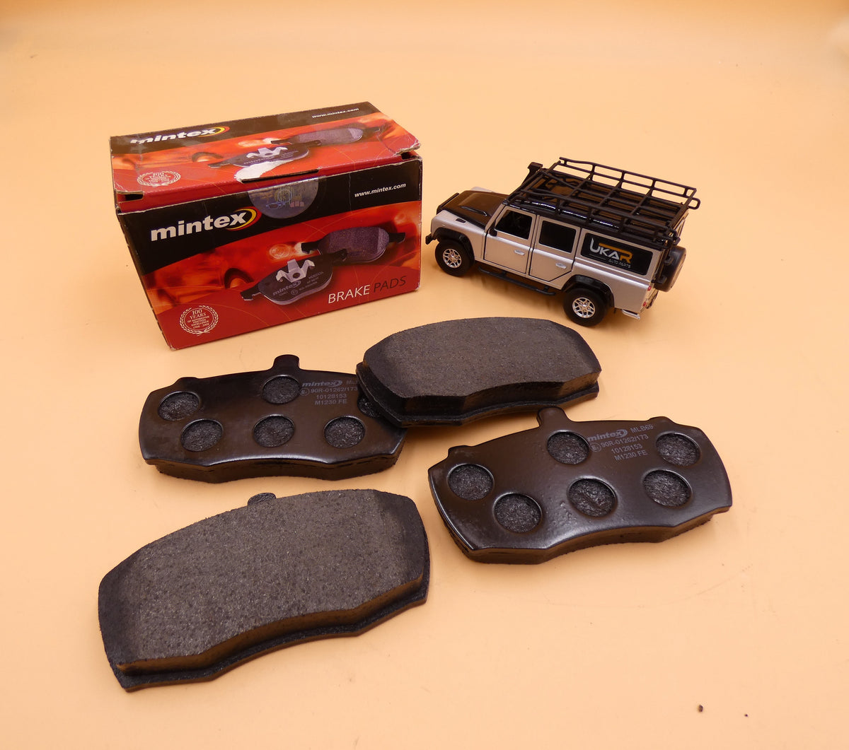 LR DEFENDER 110/130' up to -1986 Front Brake Pads MINTEX STC2950M BR3162M