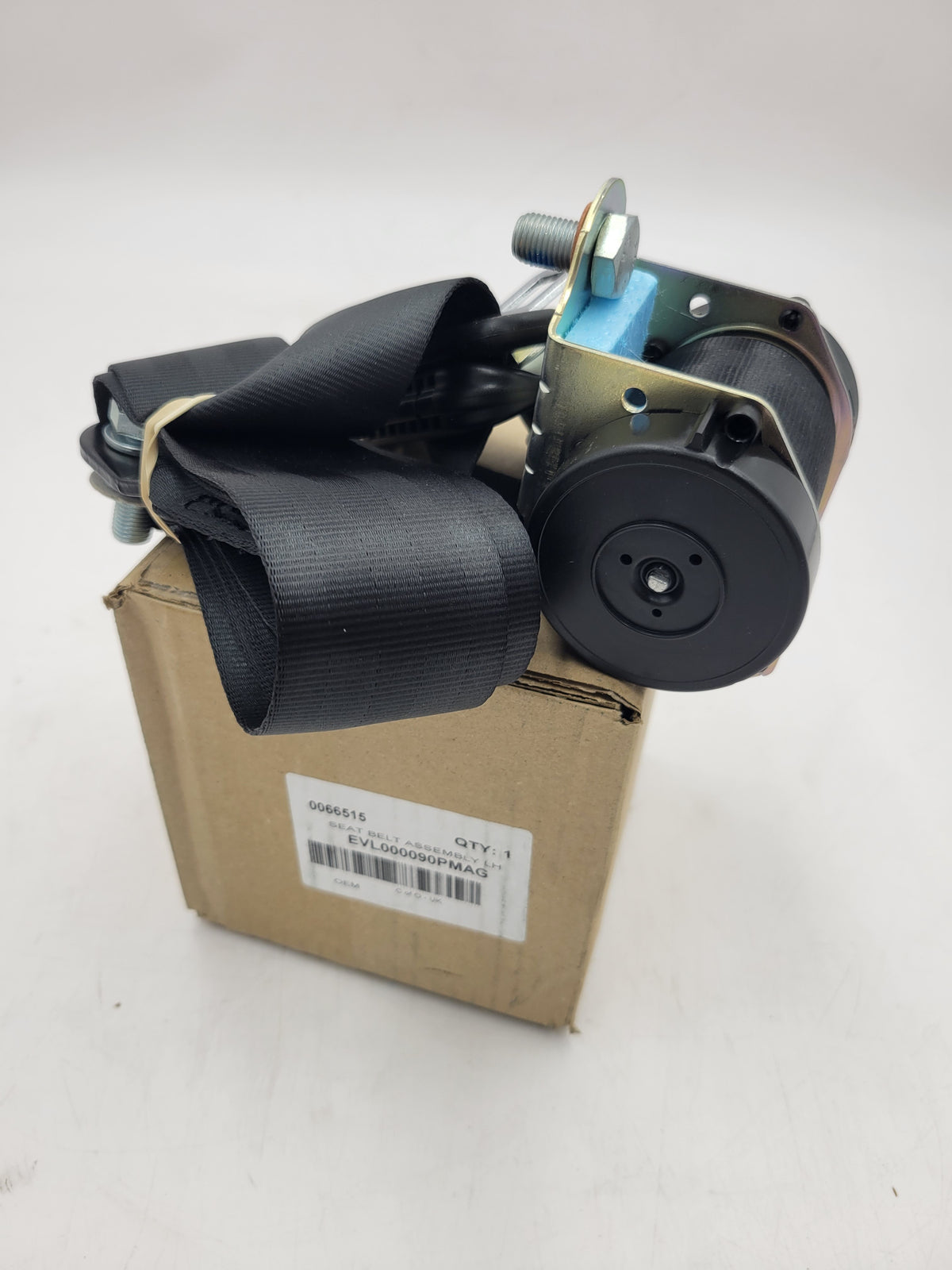 LR DEFENDER 110'/130' 98-06 Rear Left Hand Second Row Seat Belt EVL000090PMAG
