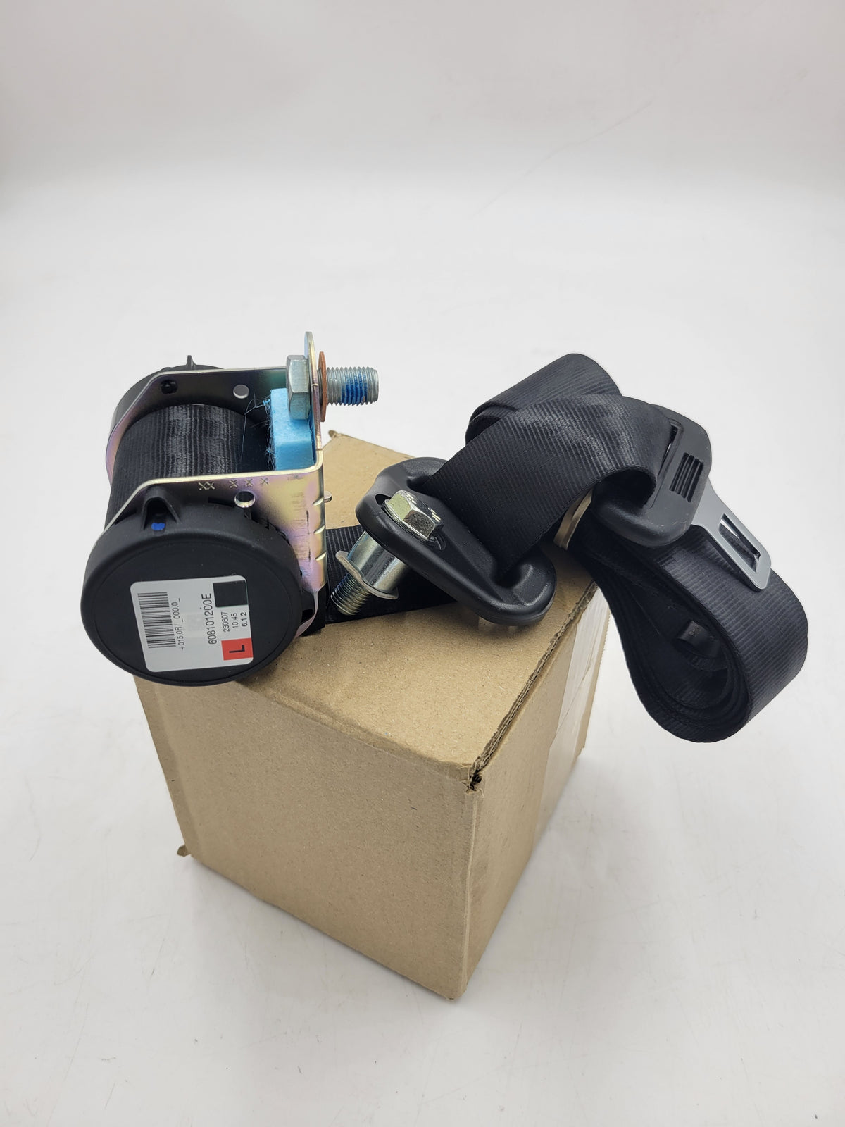 LR DEFENDER 110'/130' 98-06 Rear Left Hand Second Row Seat Belt EVL000090PMAG