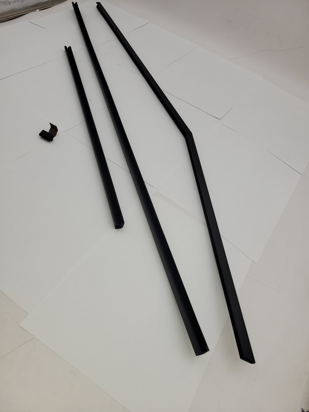 Front Window Channel Kit Defender
