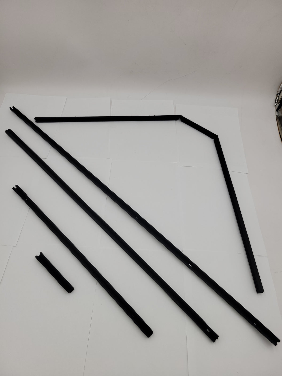 Window Glass 4mm Channel Kit Middle Door MD-WINGLASS-UK