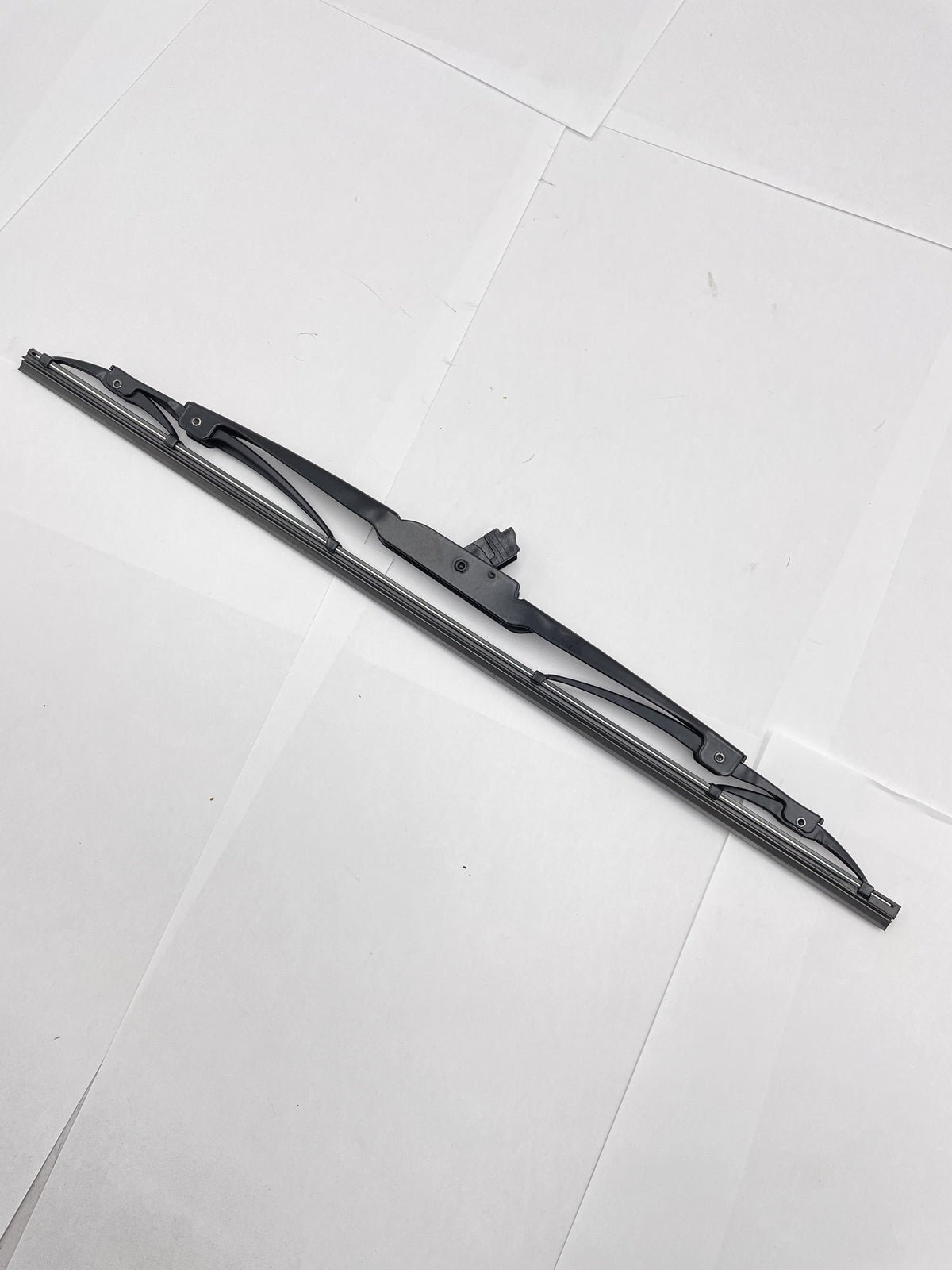 LR DISCOVERY III/IV / RR SPORT 05-13 Wiper Blade Rear 400mm DKB500710