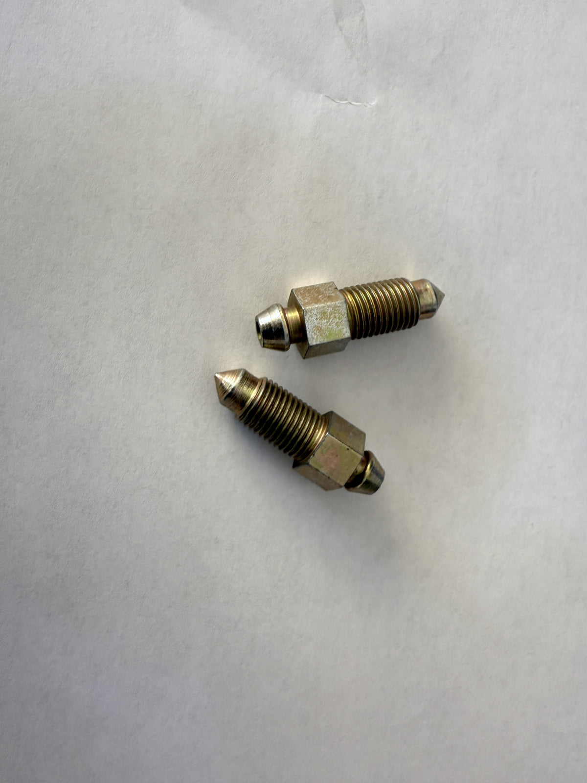 Set of Two Wheel Cylinder Bleed Screw - Series II, IIA, III 556508