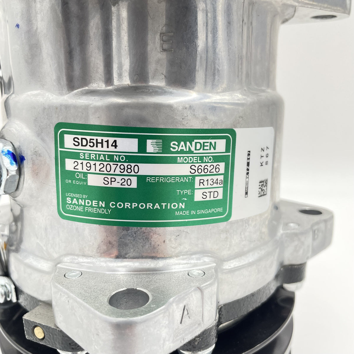 LR DEFENDER 200TDi / V8 A/C Compressor With V-Belt Pulleys SD5H14