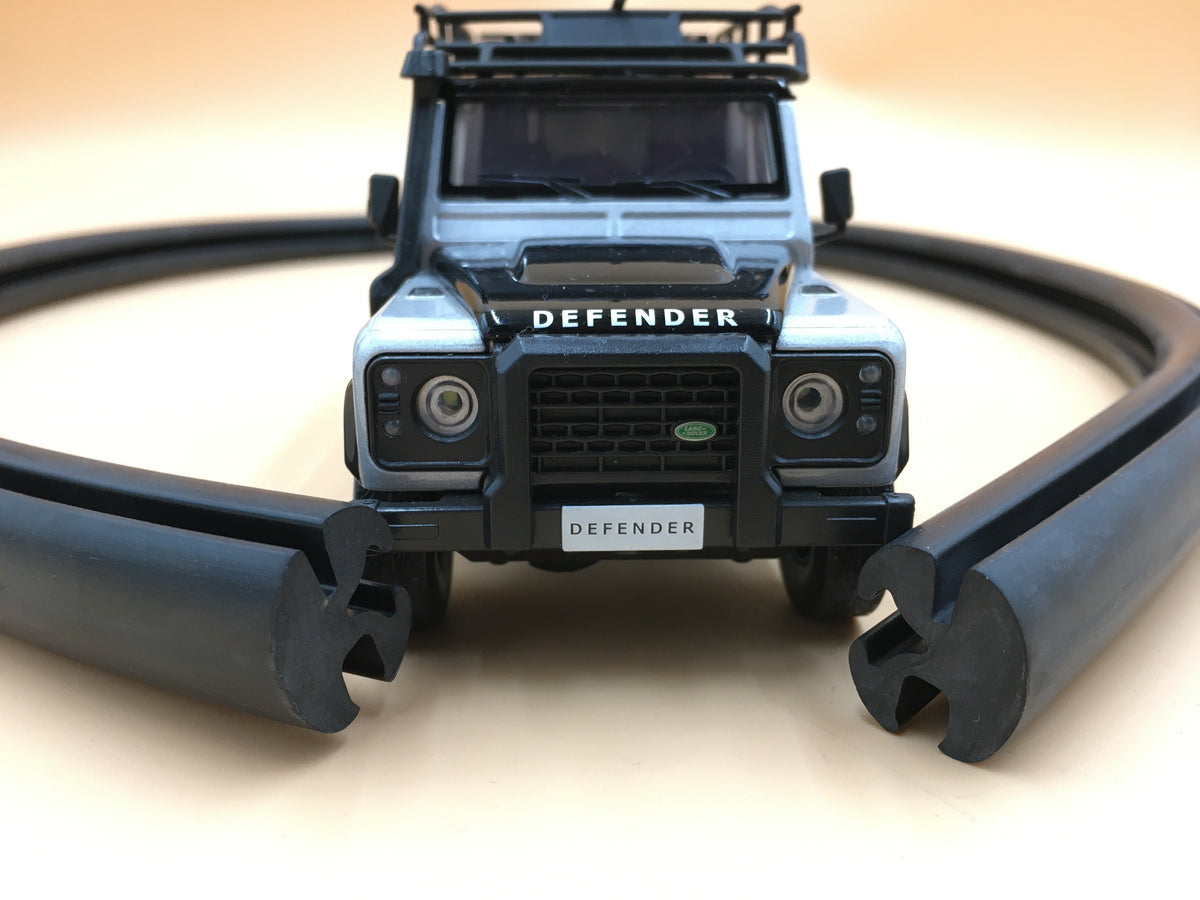 LR SERIES / DEFENDER Seal Rear Flat 1/4 Window 4mm Glass CGE500660