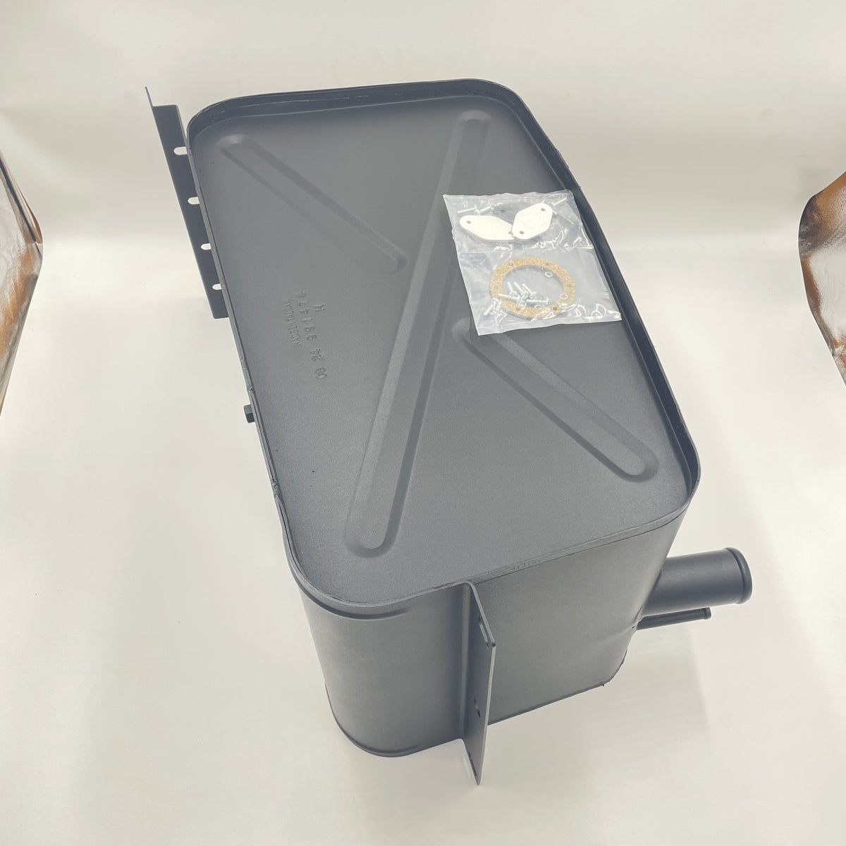 LR SERIES IIA/III Fuel Tank For Petrol and Diesel Short Wheel Base Vehicle JM-99147 / 552174