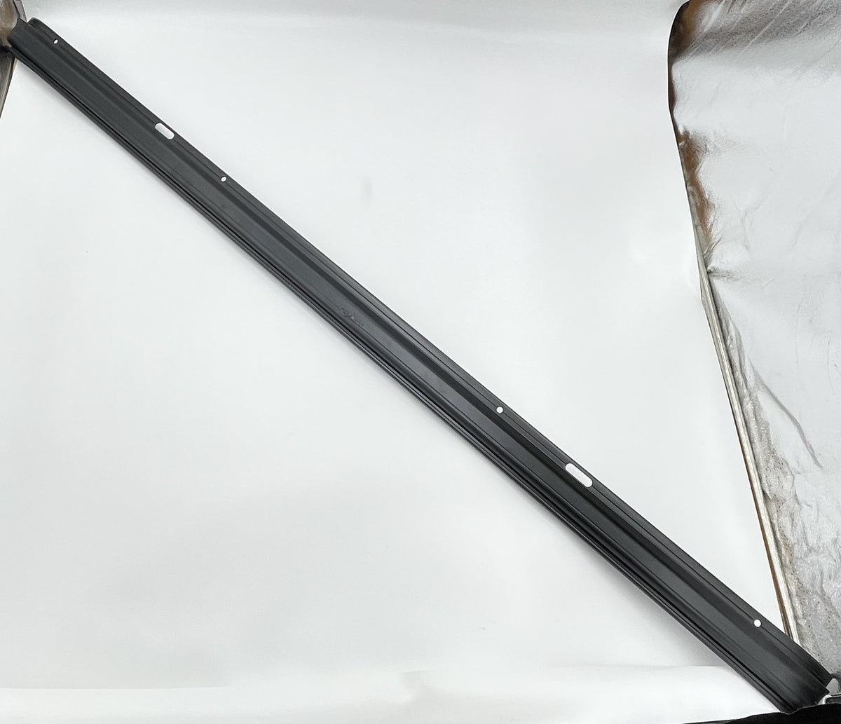 LR DEFENDER -00 90"/110" Early Style Header Rail & Complete Windscreen Fitting Kit EXT221-22