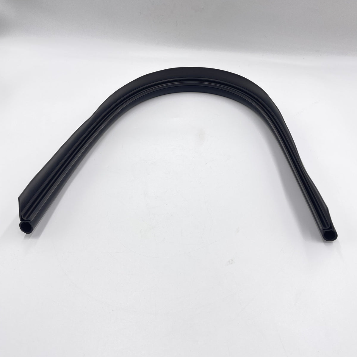 LR DEFENDER 83-16 Rear Tailgate Seal for Sill LR055354