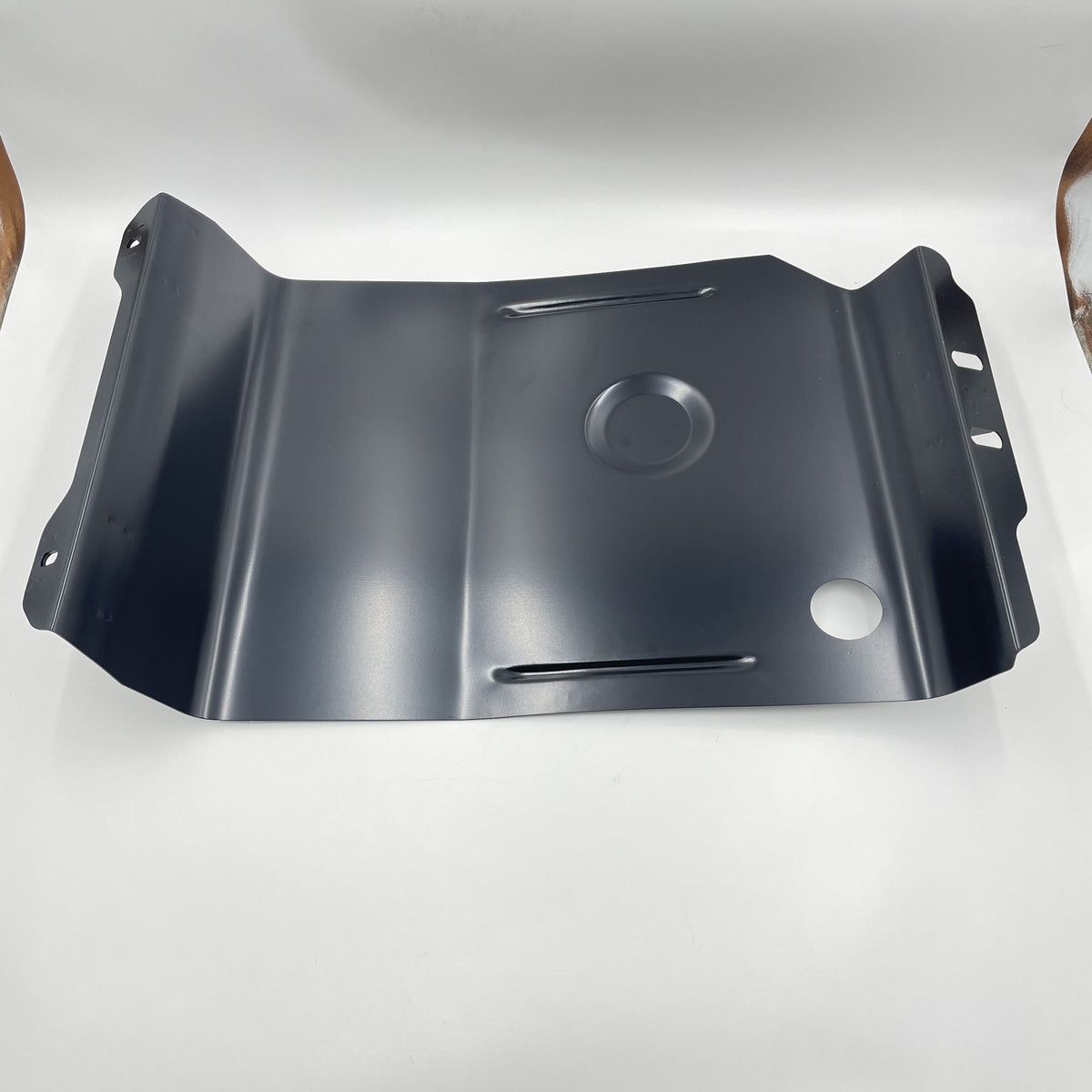 LR DEFENDER RR CLASSIC FUEL TANK WITH CRADLE JM-99153 / NTC4553 / ESR2000