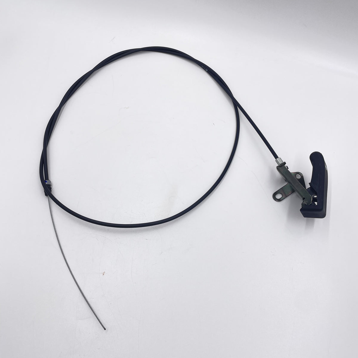 LR Defender 90 / 110 / 130 TD5 Bonnet Release Cable Pull FSE100460