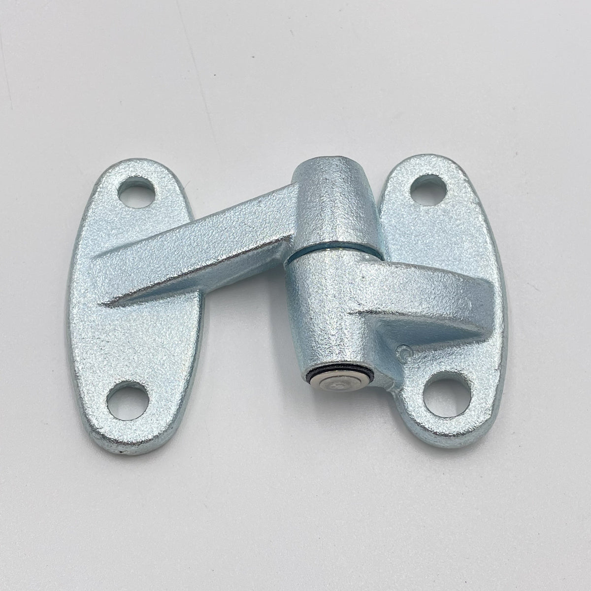 LR SERIES DEFENDER -16 Rear Safari Door Lower Hinge LR075817