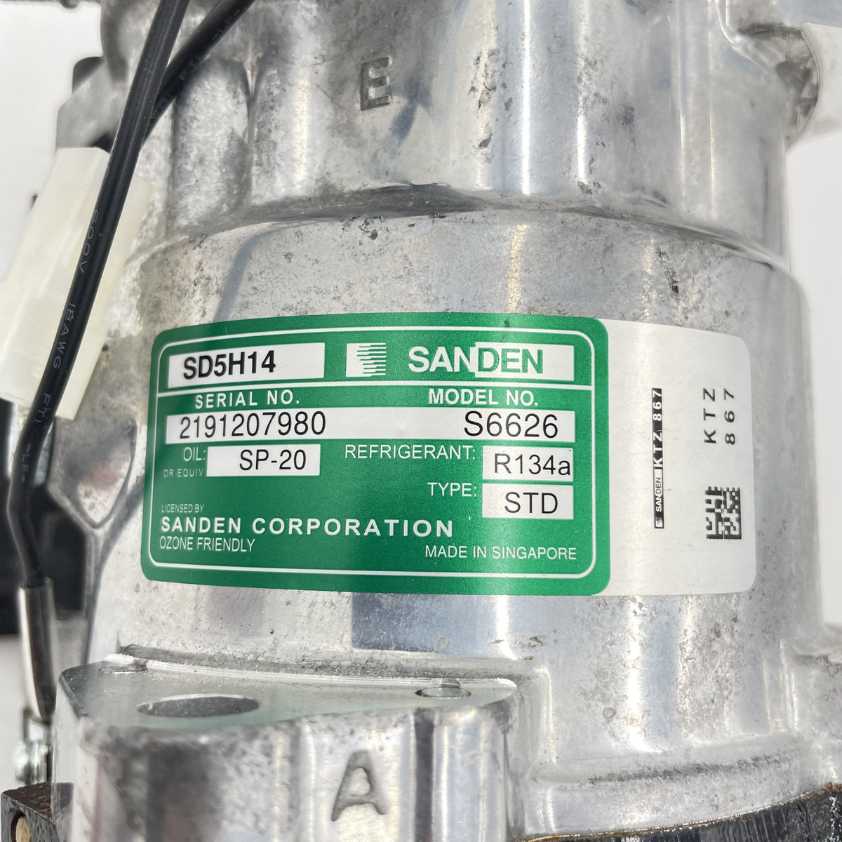 LR DEFENDER 200TDi / V8 A/C Compressor With V-Belt Pulleys SD5H14