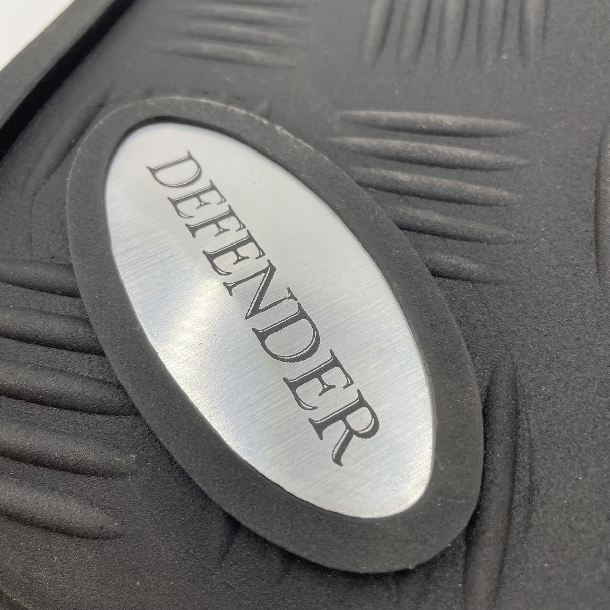 LR DEFENDER -07 Front Rubber Mat Set VPLDS0674AF One emblem cracked !