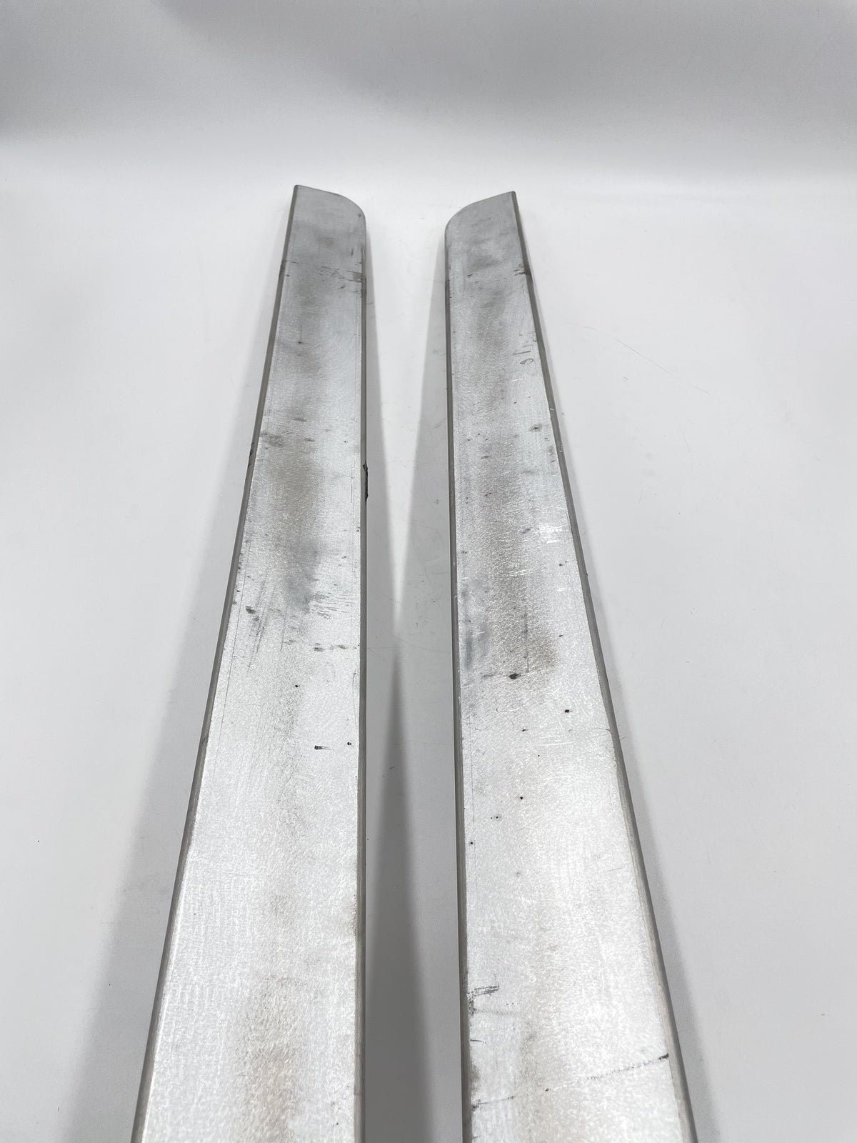 LR DEFENDER 90' ALUMINUM 3mm PAIR OUTER SILL RAIL SET YRM182