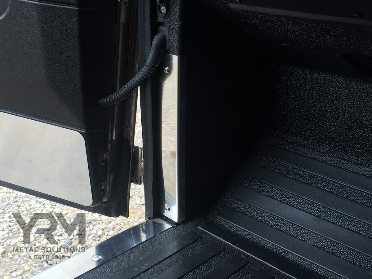 LR DEFENDER Polished Stainless Steel YRM LH A Post Trim YRM271ALH without screw!