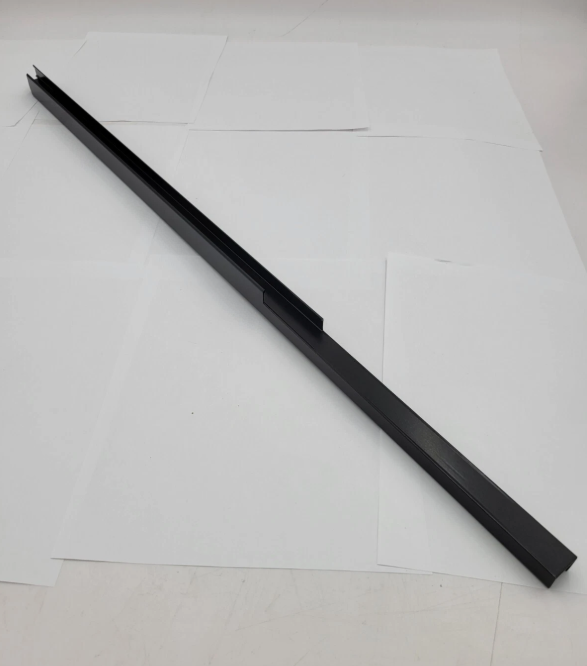 LR DEFENDER 110' LH Rear Side Door 4mm Glass Window Channel MUC3493