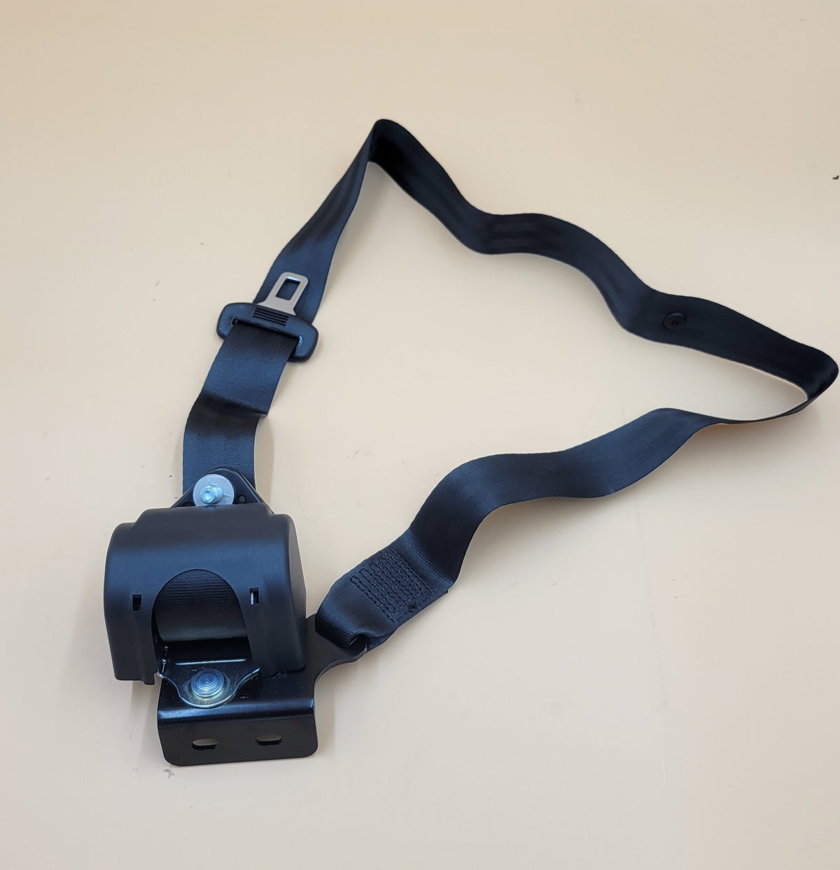 LR DEFENDER -06 FR RH Seat Belt Two Bolt Fixing Reel BTR6562
