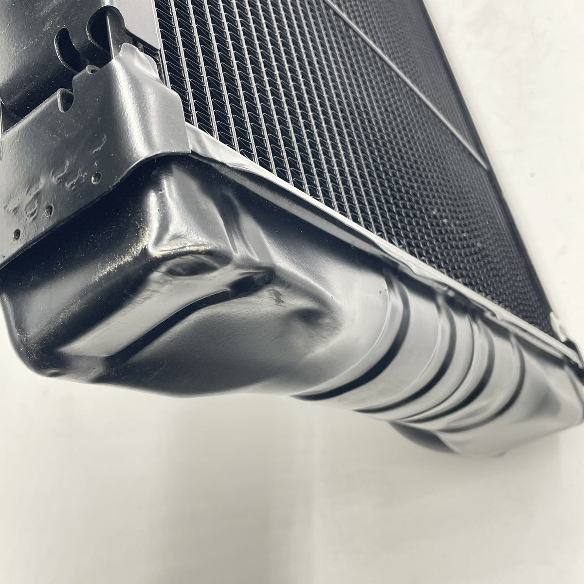 LR DEFENDER 4Cyl & V8 HD Copper Radiator BR3249 / ESR76 DAMAGED N2!