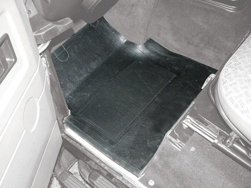 LR DEFENDER Front Left Rubber Mat BTR7897