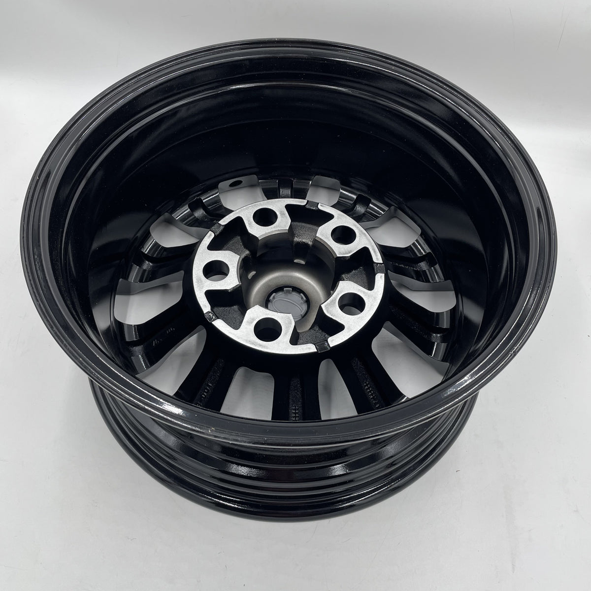 Black Sawtooth Alloy Wheel 18x8 ET:10 BA3460B