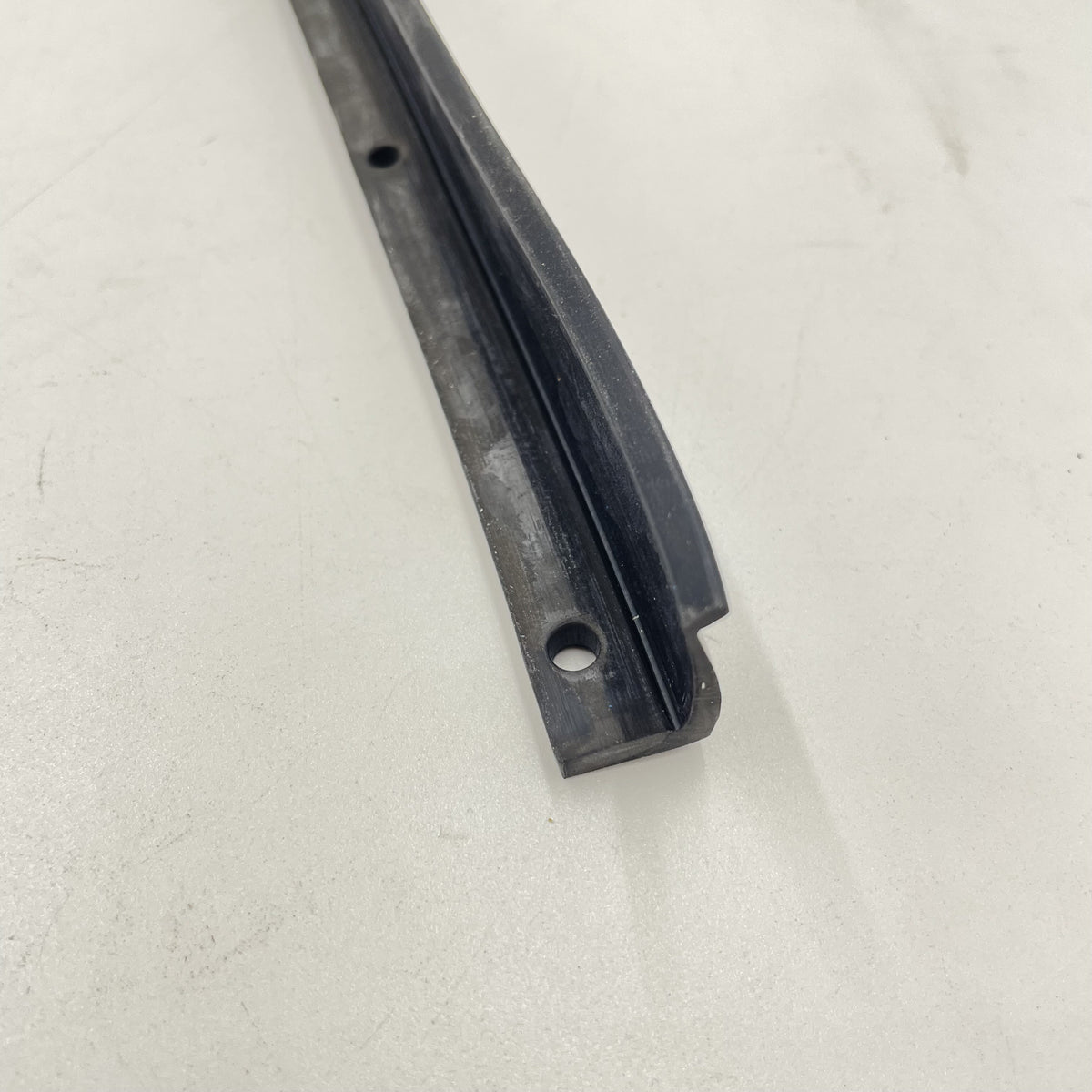 LR DEFENDER 94-05 Front Door Sill Seal From VIN LA933877 to ALR6250